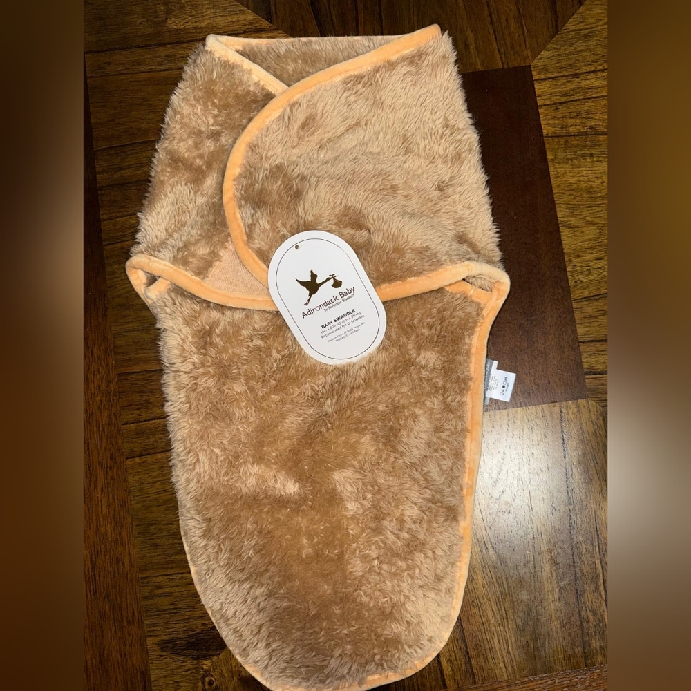 NWT BABY SWADDLED 0-3 M 12 in X 20 in